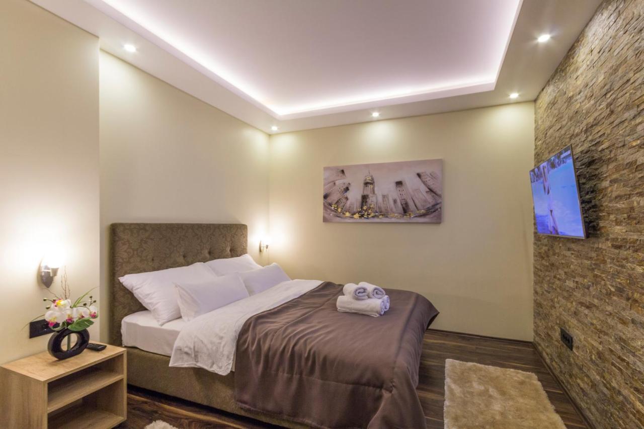 Madison Inn Suites - Wilson'S Square Белград Экстерьер фото