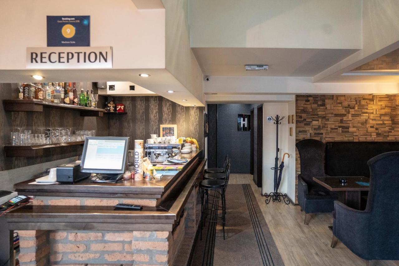 Madison Inn Suites - Wilson'S Square Белград Экстерьер фото