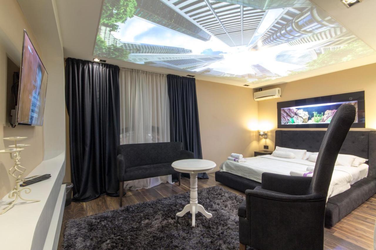 Madison Inn Suites - Wilson'S Square Белград Экстерьер фото