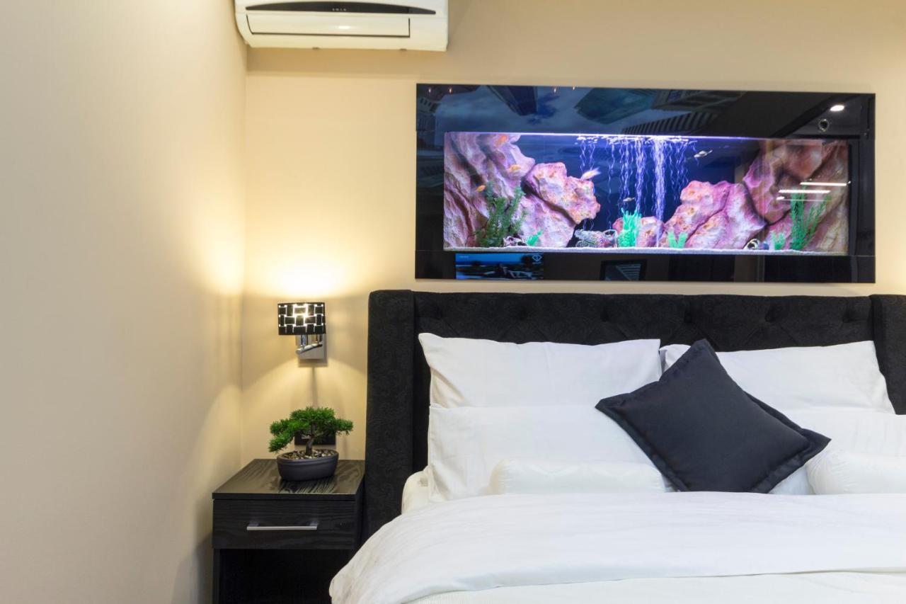 Madison Inn Suites - Wilson'S Square Белград Экстерьер фото